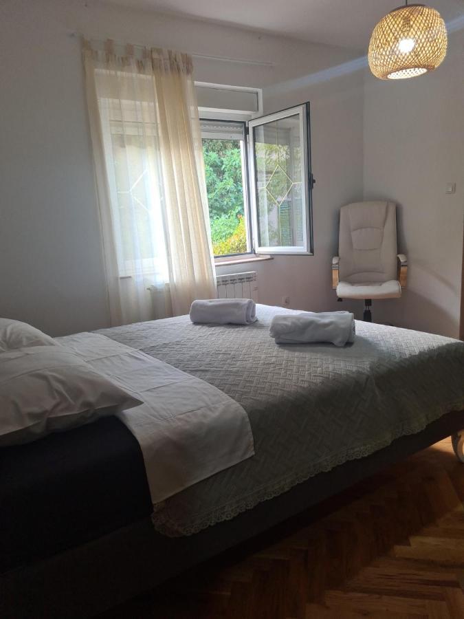 Apartmani Santa Barbara トレビニエ エクステリア 写真